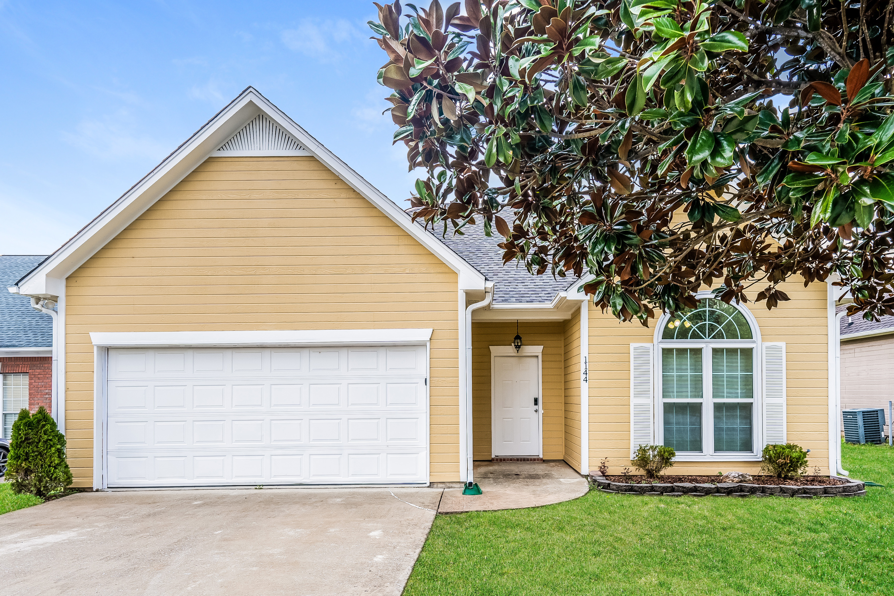 1144 AMBERLEY WOODS DR HELENA, AL 35080